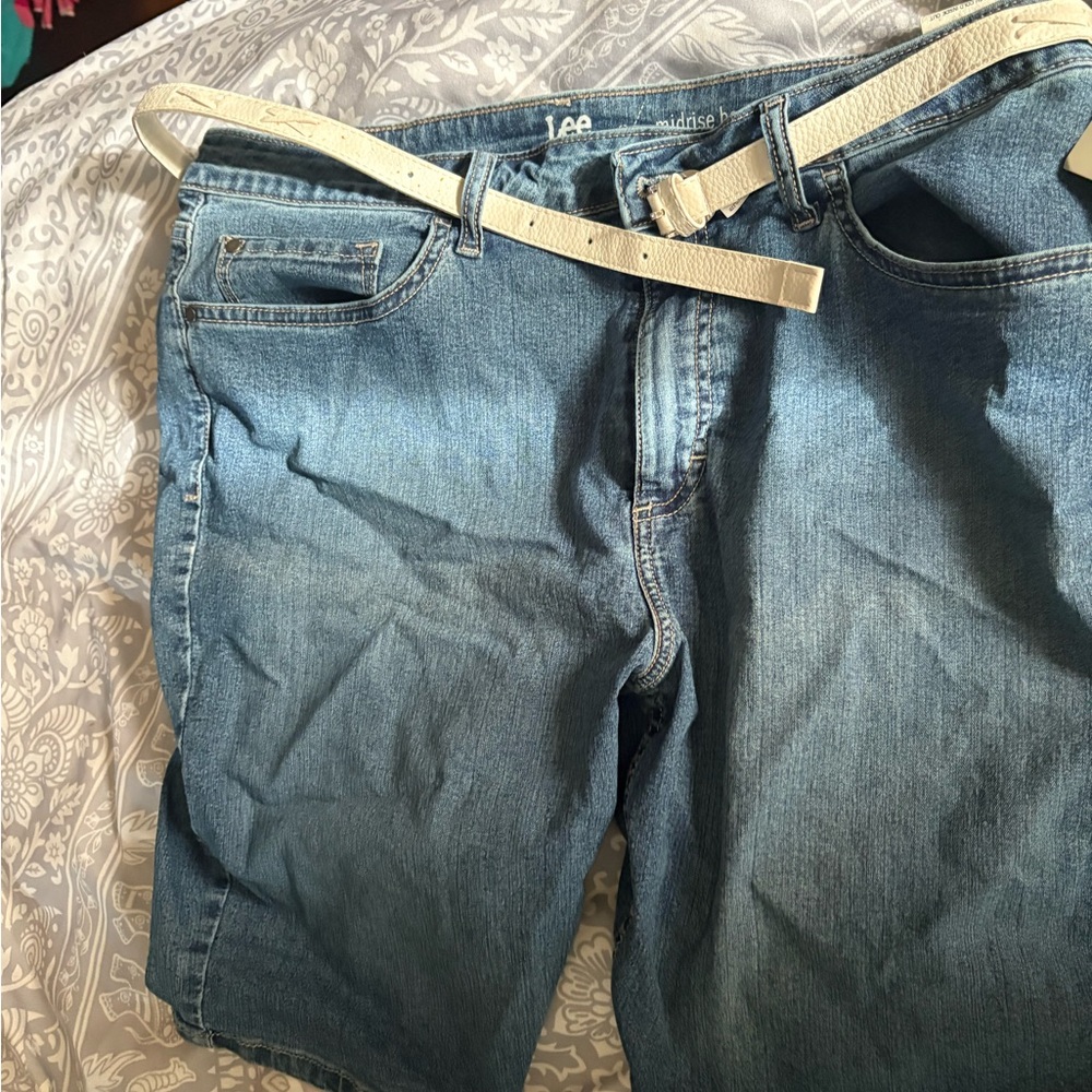 Lee Women's Blue Jean Shorts with Cream Belt